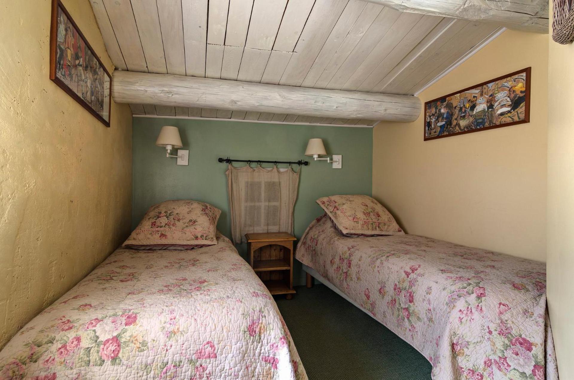 Les Maisons De Chante Oiseau Sigonce Quarto foto
